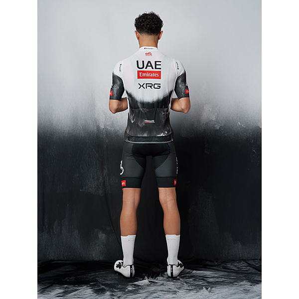 UAE TEAM EMIRATES 2025 レプリカ半袖ジャージ