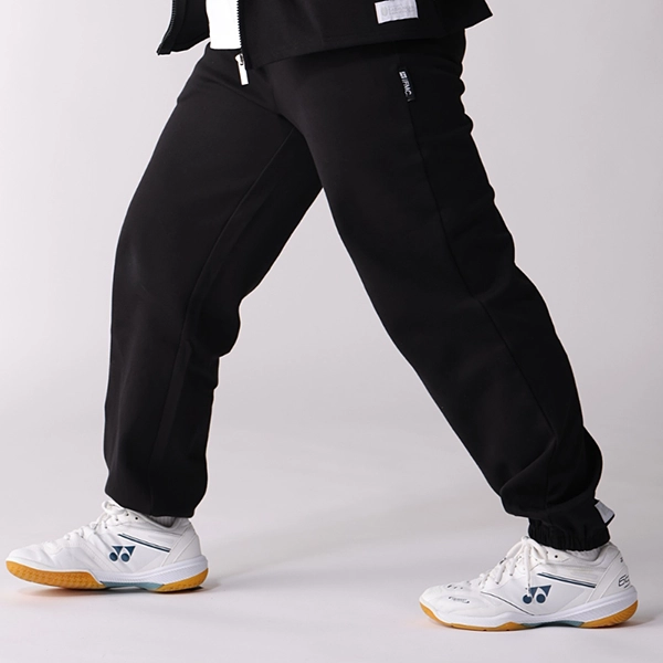 くまもと再春館製薬所バドミントンチーム公式 【イフミック加工】スウェットパンツ (ブラック)