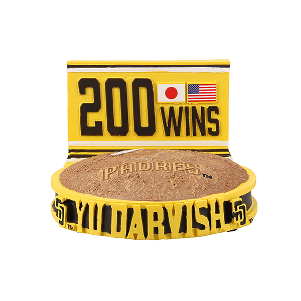 ダルビッシュ有日米通算200勝記念 MLB公式 限定コレクターズボブルヘッド (記念台座付)