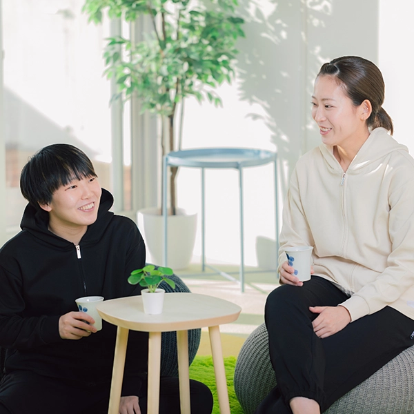 くまもと再春館製薬所バドミントンチーム公式 【イフミック加工】スウェットジップパーカー (オフホワイト)