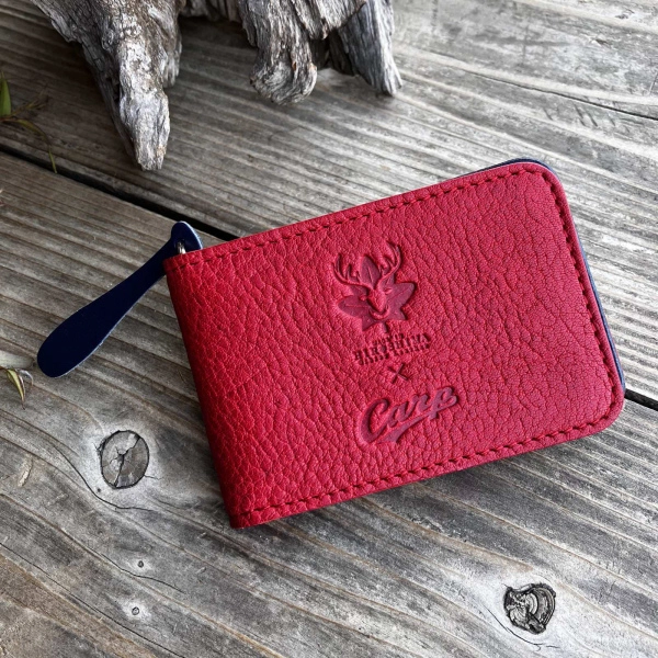 広島ジビエレザー×広島東洋カープ コラボ鹿革二つ折りパスケース 2026Ver.