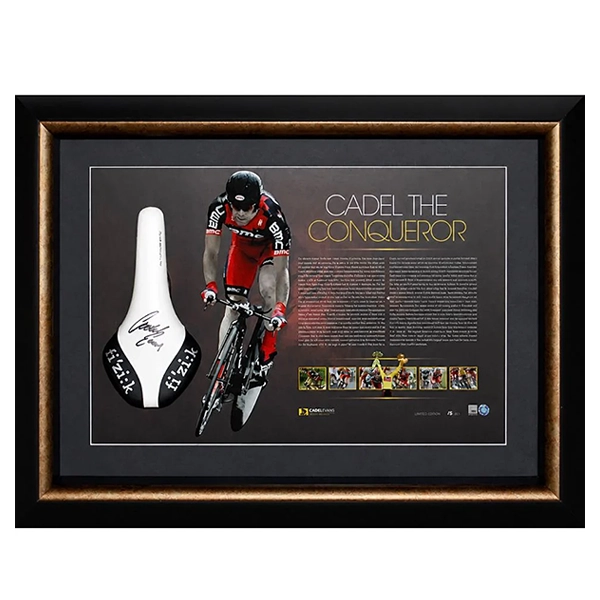 カデル・エヴァンス 直筆サイン入りバイクシート (2011年ツール・ド・フランス記念限定フレーム入り) ※世界限定21品