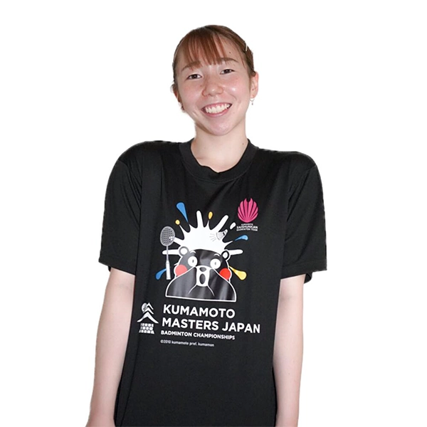 くまもと再春館製薬所バドミントンチーム公式 熊本マスターズジャパン2025 スプラッシュTシャツ くまモンver.(ブラック)