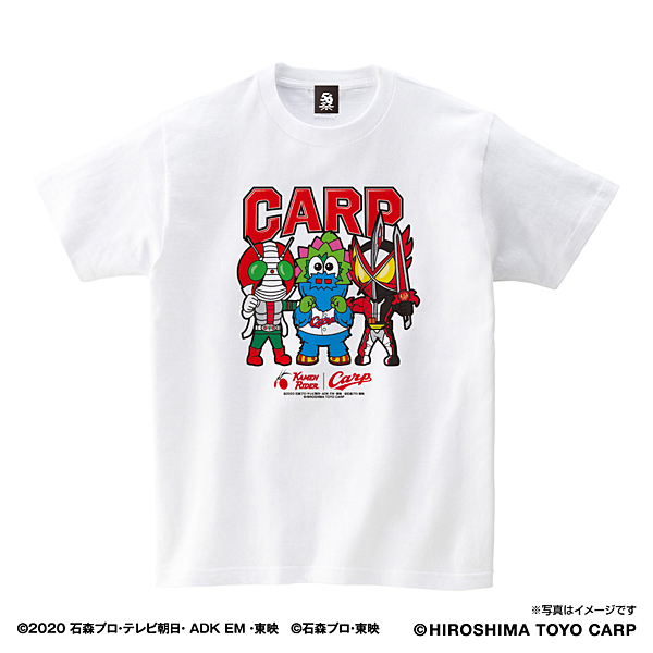 仮面ライダー/広島東洋カープ Tシャツ(集合) アダルト ホワイト